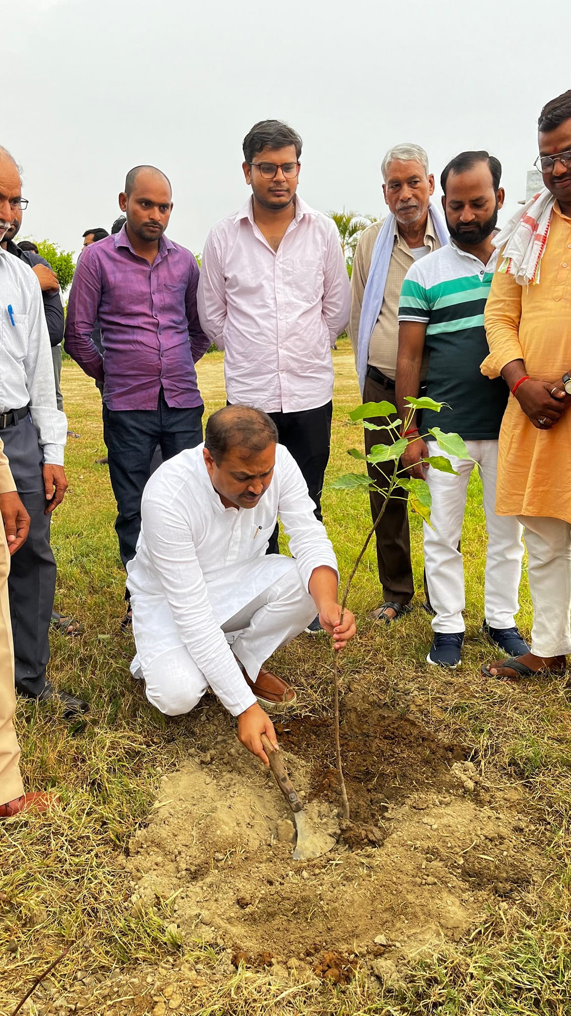 सुभाष चन्द्र बोस औद्योगिक प्रशिक्षण केंद्र पर एक पेड़ माँ के नाम अभियान के अंतर्गत मातृ वन की स्थापना की।