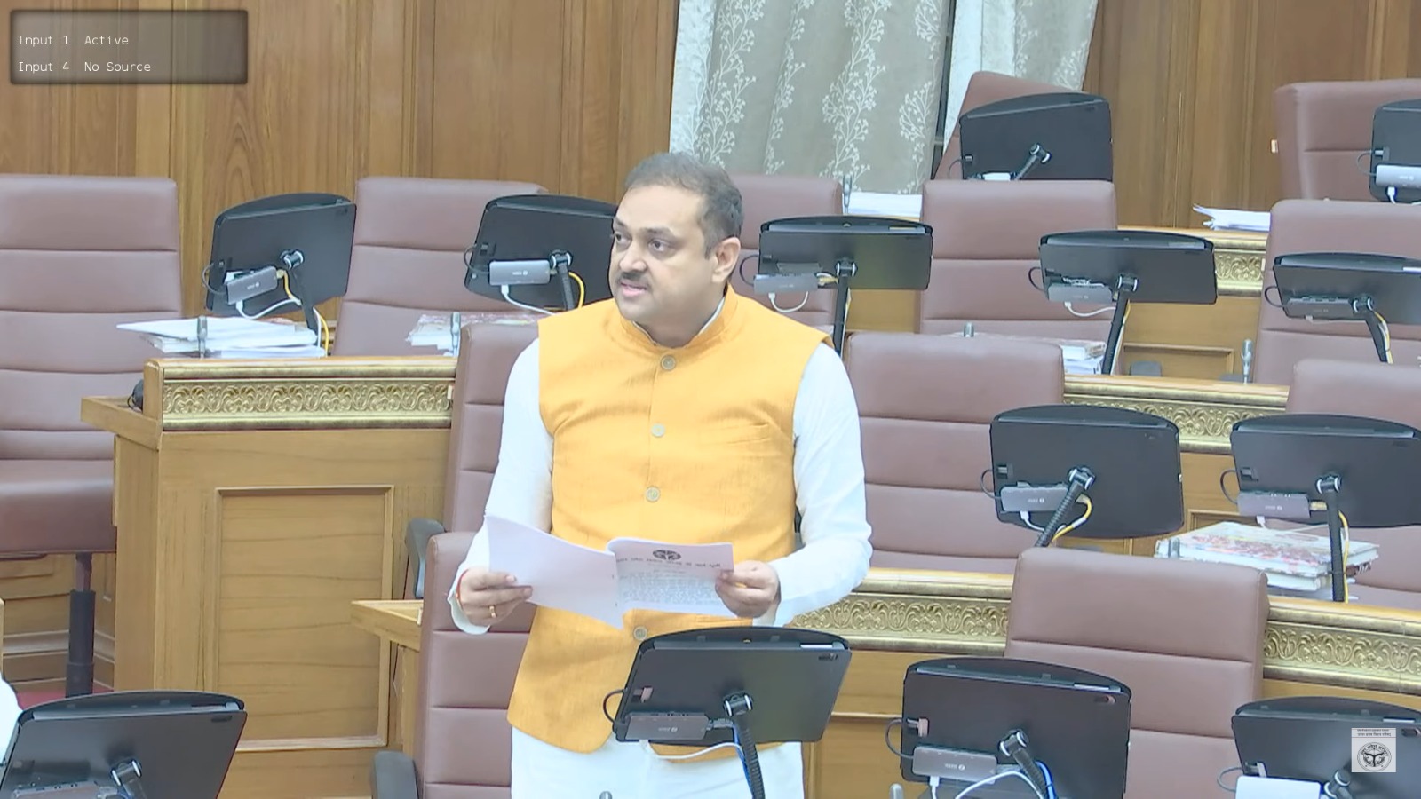 सड़क निर्माण संबंधित विषय का याचिका के माध्यम से सदन का ध्यानाकर्षण कराया।