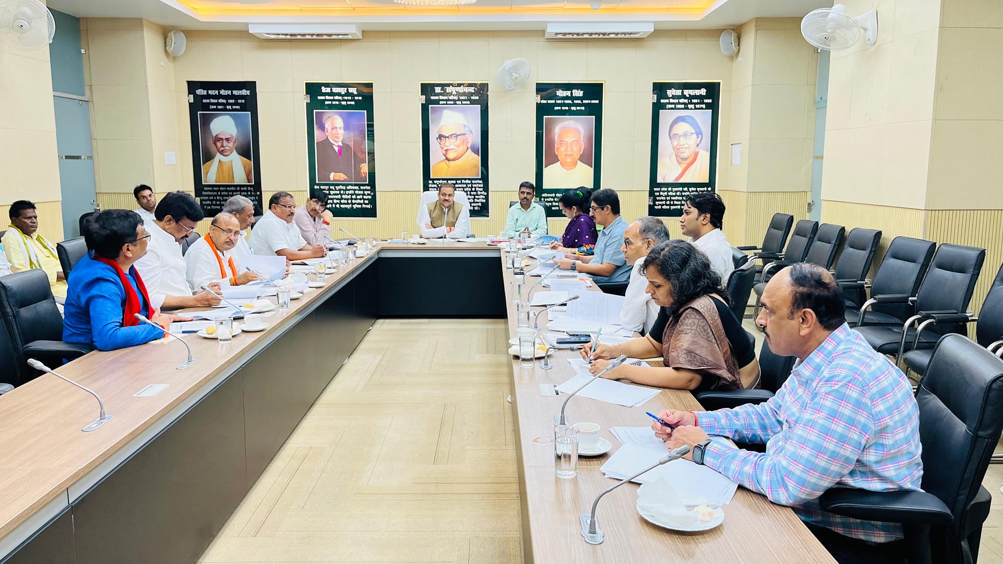 आज विधानपरिषद में दैवीय आपदा प्रबंधन जांच समिति की बैठक